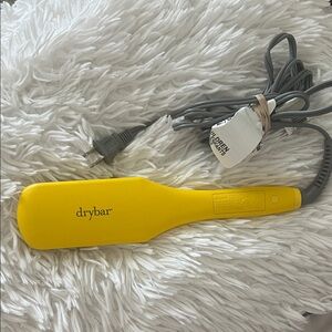 Drybar The Brush Crush Heated Brush